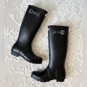 New Without Box Women’s Hunter Original Tall Rain Boot in Black